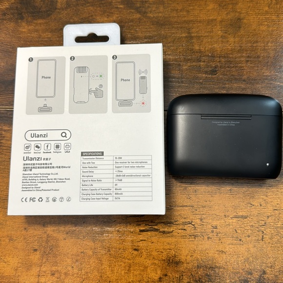 Ulanzi J12 Wireless Lavalier Microphone for iphone iPad, 2in1 PlugN'Play Mic - Picture 4 of 6